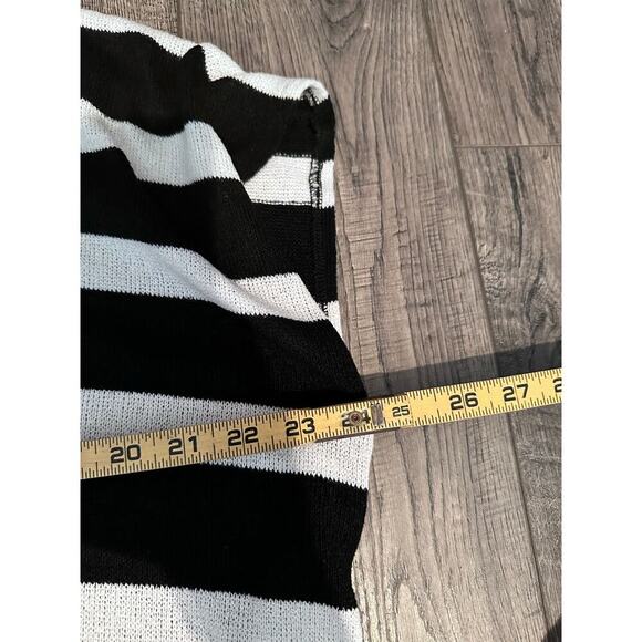 ZARA Women's Black White Striped Print Short Sleeves V-Neck Sweater Size Large - Picture 5 of 5